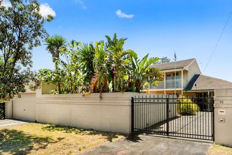 Isle Of Serenity - Tourism Townsville 0