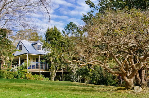 Jacaranda Cottages - Tourism Townsville 0