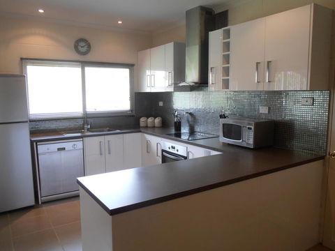 Jambala Beach House - Tourism Townsville 3