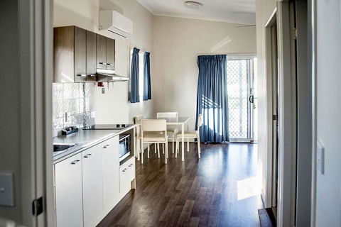 Jervis Bay Holiday Cabins - Tourism Townsville 3