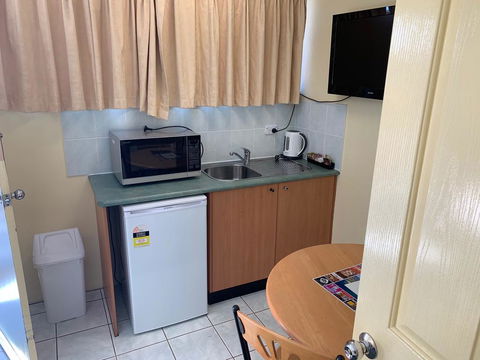 John Oxley Motel - Tourism Townsville 3