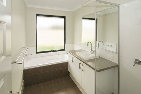 Kangaroo Retreat - Tourism Townsville 3