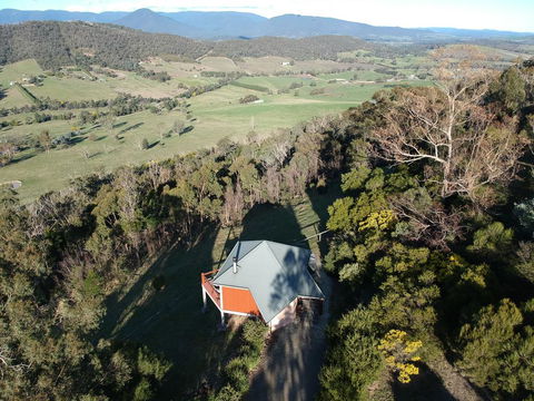 Kangaroo Ridge Retreat - Tourism Townsville 1