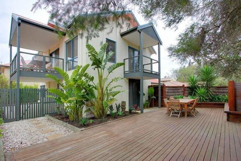 Kava Villa Cowes - Tourism Townsville 0