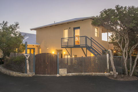 Kilifi Beach House - Tourism Townsville 1