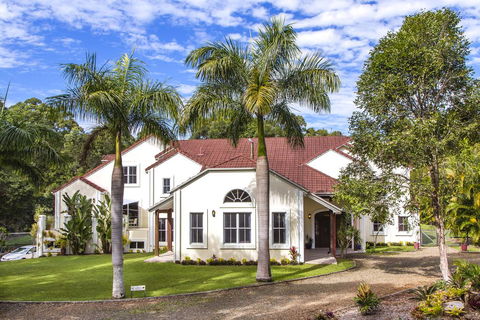 Kingfishers Manor - Tourism Townsville 3