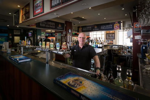 Knickerbocker Hotel - Tourism Townsville 2