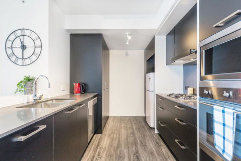 KOZYGURU SOUTH BRISBANE FUNKY 1 BED APT FREE PARKING QSB027-1810 - Tourism Townsville 2