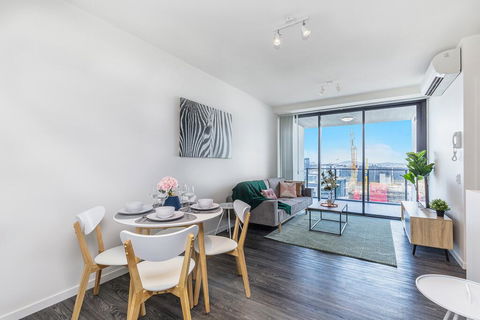 KOZYGURU SOUTH BRISBANE FUNKY 1 BED APT FREE PARKING QSB027-1810 - Tourism Townsville 3