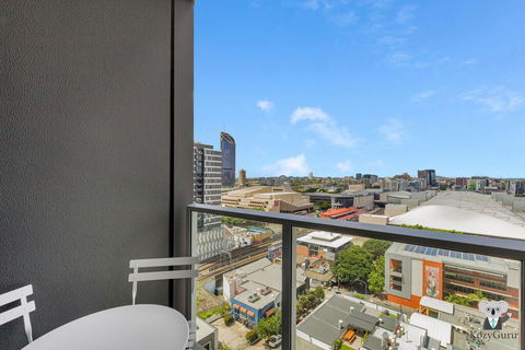 KOZYGURU South Brisbane Kozy Home Feel 1 Bed Free Parking - Tourism Townsville 1