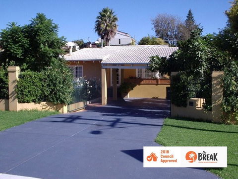 La Cote D Or - Mediterranean Cottage - Tourism Townsville 0