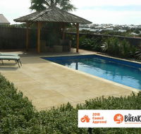 La Mer - Home with a Pool - Tourism Townsville
