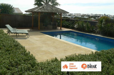 La Mer - Home With A Pool - Tourism Townsville 0