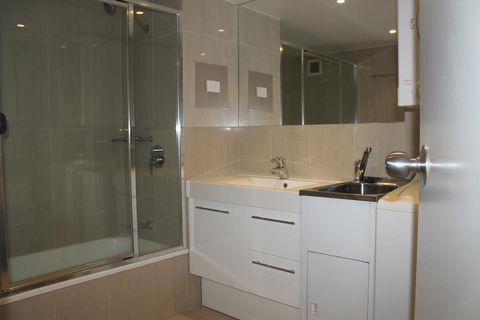 La Mer Holiday Apartments - Tourism Townsville 3
