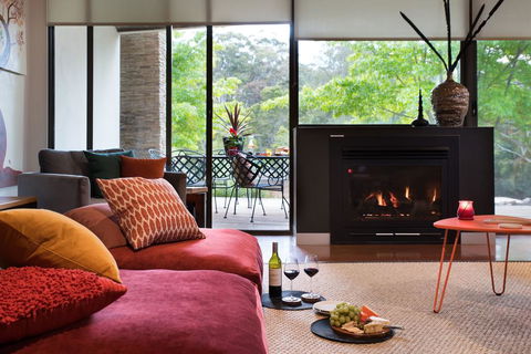 Lake Daylesford Lodge 5 - Tourism Townsville 1