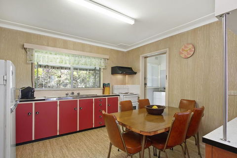 Lake Frontage Family Fun Home - Tourism Townsville 2