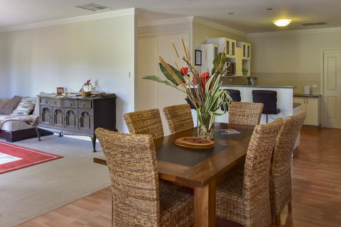 Lake Tyrrell Accommodation LTA - Tourism Townsville 1