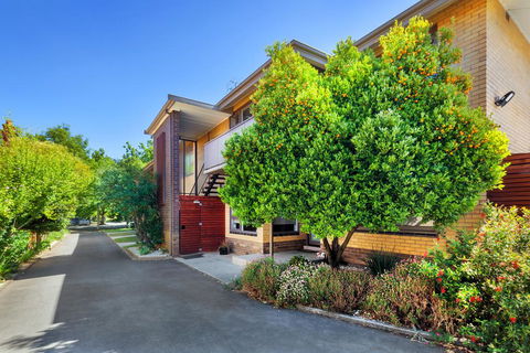Lake Wendouree Luxury Apartments On Webster - Tourism Townsville 0
