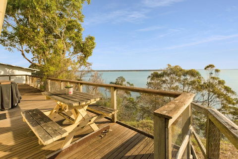 Lakescapes Cottage - 180 Degree Panoramic Views - Tourism Townsville 1