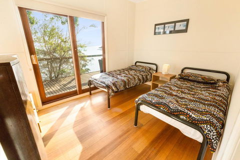 Lakescapes Cottage - 180 Degree Panoramic Views - Tourism Townsville 3