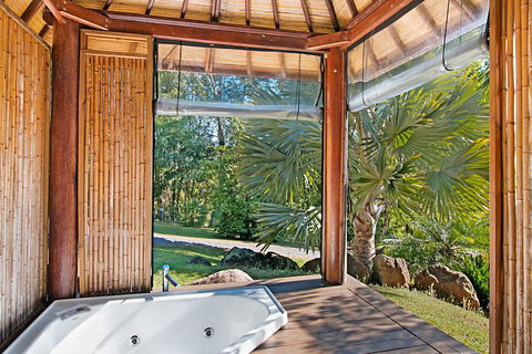 Limpinwood Lodge - Tourism Townsville 0