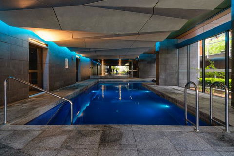 LUXE 2B Apartment Fully Furnished With Pool And Gym - Tourism Townsville 1