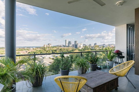 Luxury & Location - Sea Views With Modern Class ! - Tourism Townsville 2
