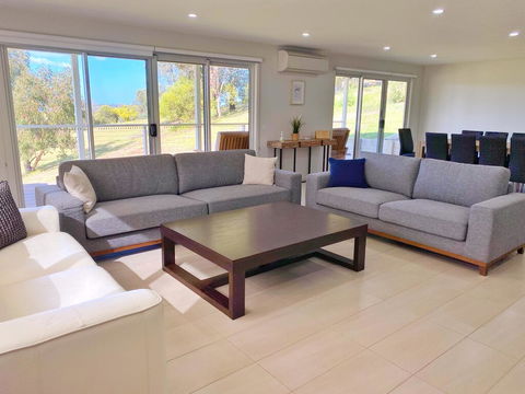 Luxury 3BR Home With KING Bed Metung - Tourism Townsville 0