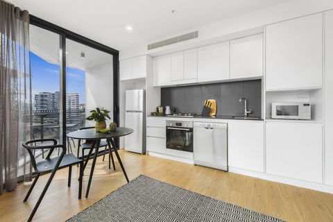 Luxury Inner-city Pad With Pool, Gym And Sauna - Tourism Townsville 1