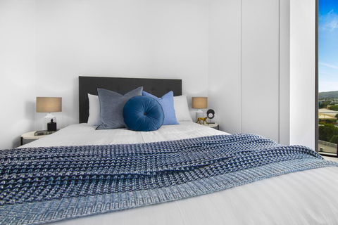 Luxury Inner-city Pad With Pool, Gym And Sauna - Tourism Townsville 2