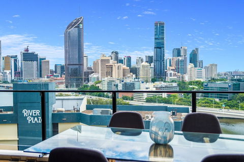 Luxury River City Views With Pool, Gym, Cafe, WiFi, Hospital - Tourism Townsville 1