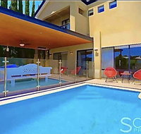 LUXURY VILLA W POOL  SPAS - Tourism Townsville