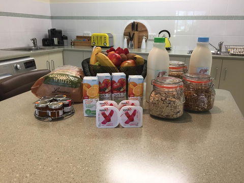 Lyreen's Apartment - Tourism Townsville 1