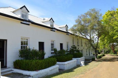 Lythgo's Row Colonial Cottages - Tourism Townsville 0