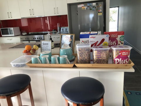 M & T's Waterfront Bed & Breakfast - Tourism Townsville 3