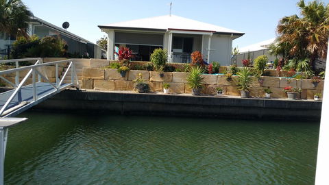 M & T's Waterfront Bed & Breakfast - Tourism Townsville 0