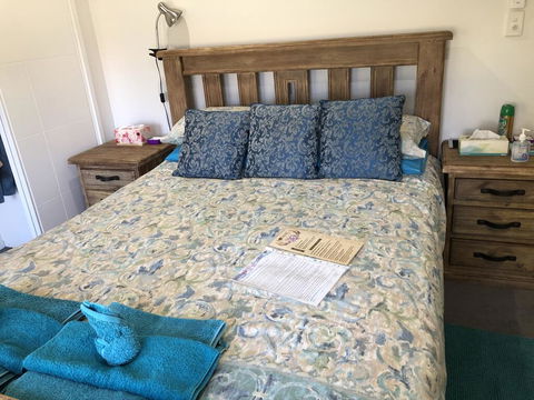 M & T's Waterfront Bed & Breakfast - Tourism Townsville 1
