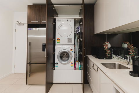 Madison Apartment In CBD - Free Tram And Free Parking - Tourism Townsville 2