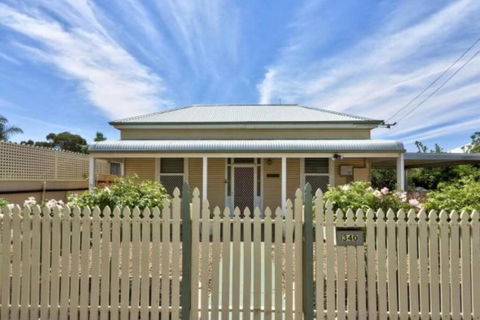 Maeville Cottage - Tourism Townsville 0