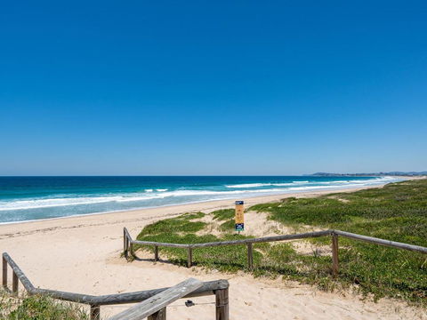 Magenta Shores 1105 - Tourism Townsville 2