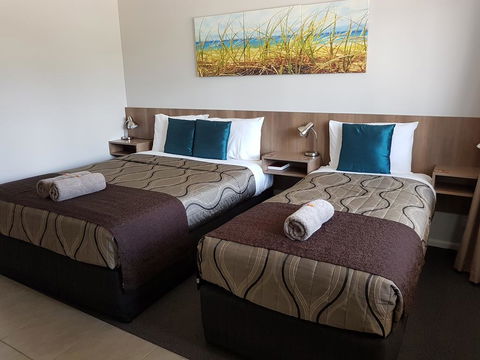 Main Street Motel - Tourism Townsville 0