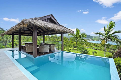 Mandalay Luxury Retreat - Tourism Townsville 1