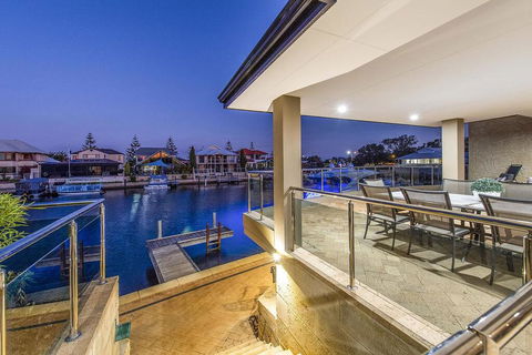 Mandurah Canals, Casa Marina - Tourism Townsville 3