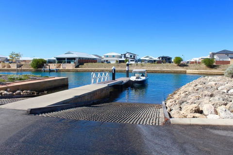 Mandurah Dolphin Escape - Tourism Townsville 2