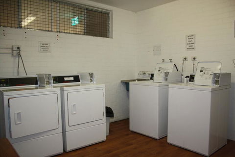 Mandurah Motel And Apartments - Tourism Townsville 1