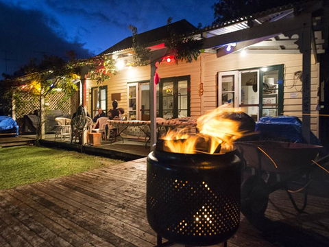 Mandurah Riverfront Holiday Rental - Tourism Townsville 2