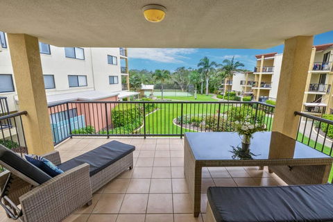 Marcoola Beachfront 3BR -Pool-100m To The Beach. - Tourism Townsville 2