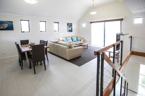 Margaret River Beach Apartments - Tourism Townsville 3