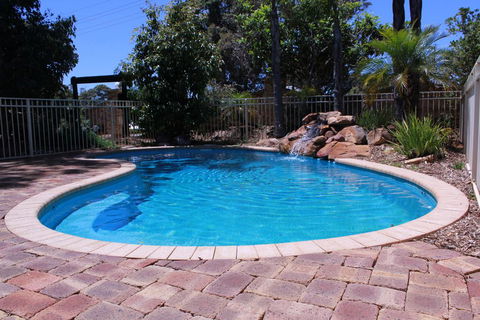 Margaret River Motel (Formerly Grange On Farrelly) - Tourism Townsville 1