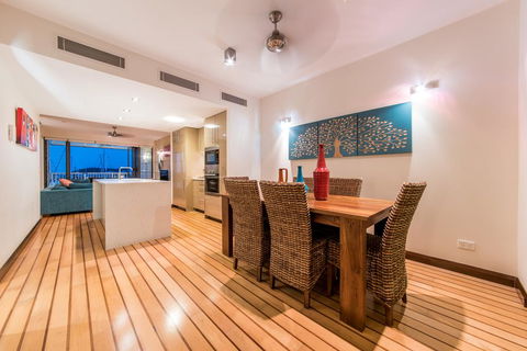 Marina Dreams- Airlie Beach - Tourism Townsville 3